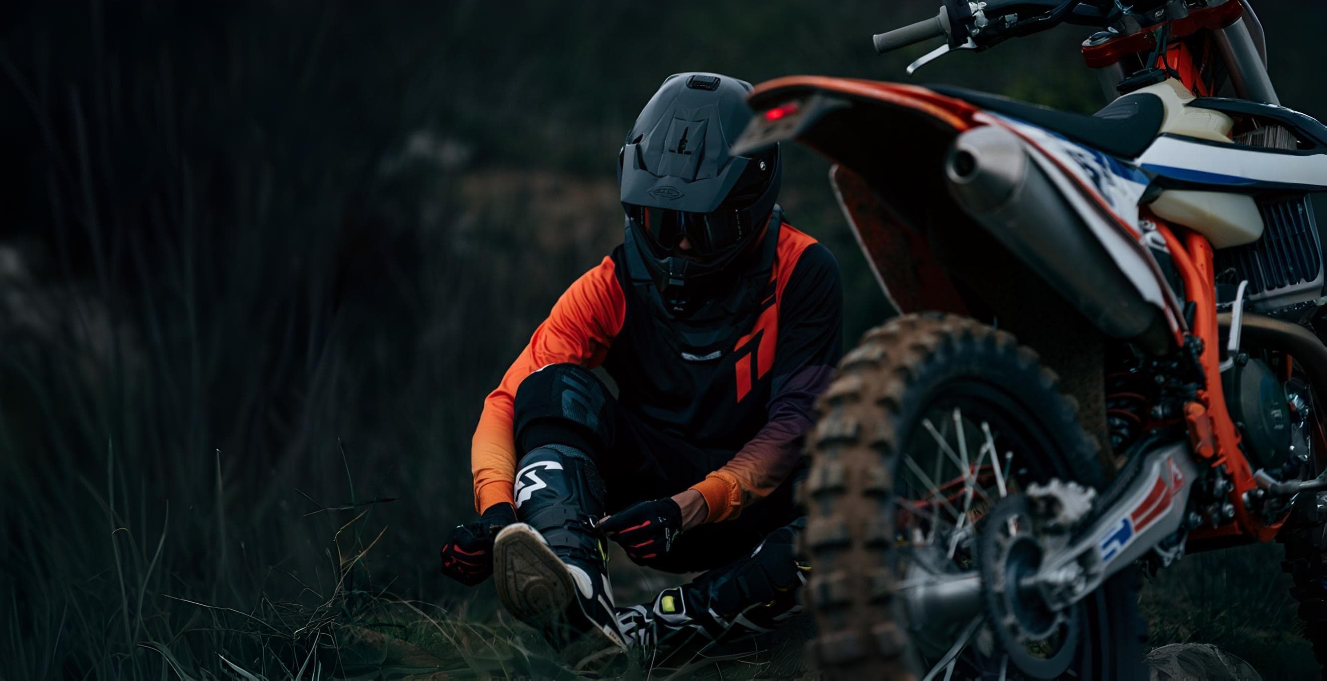 Hard enduro gear overview: helmets, boots, protection, hydration