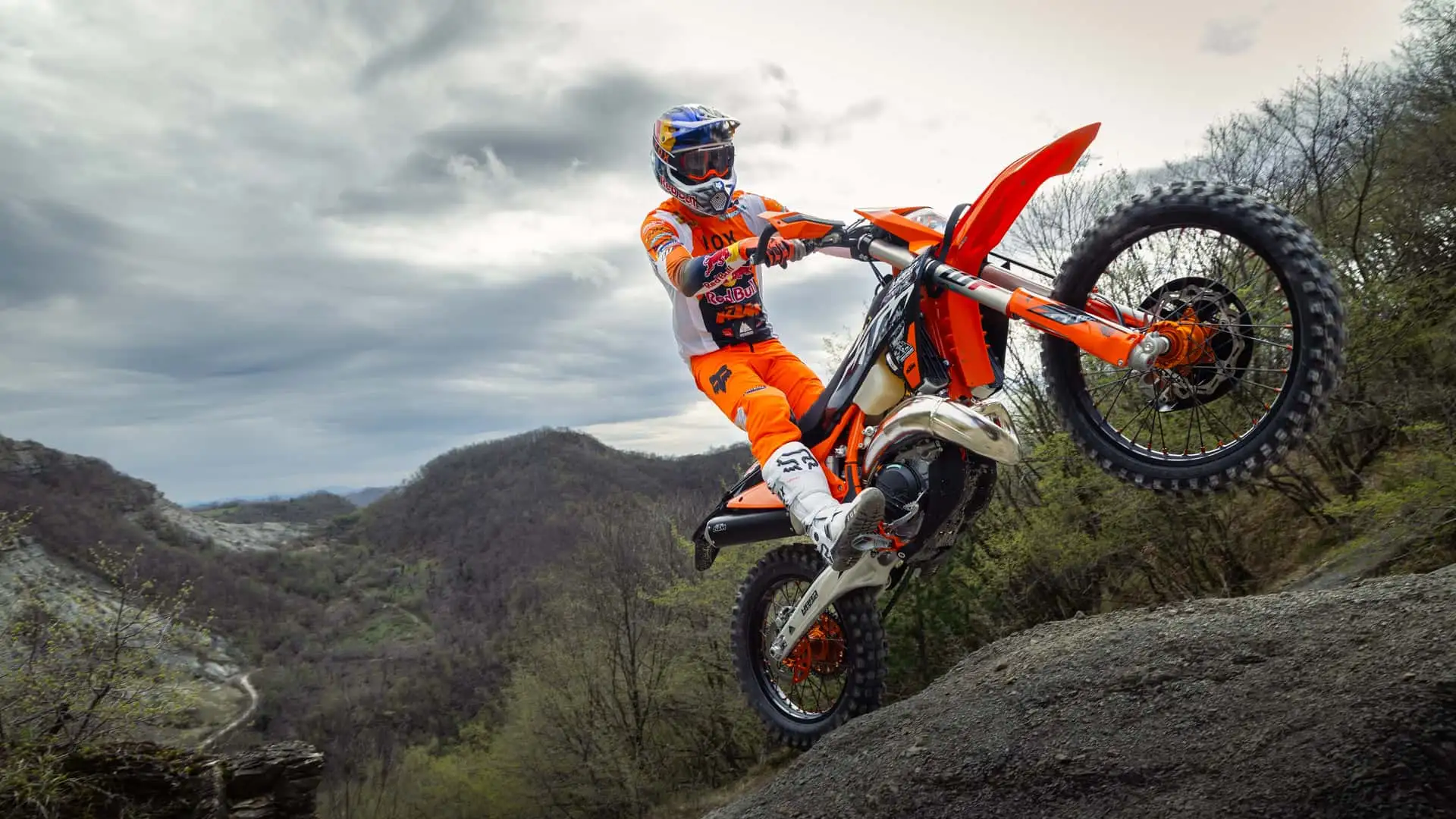 PDS vs Linkage Suspension for Hard Enduro: Which Is Better?